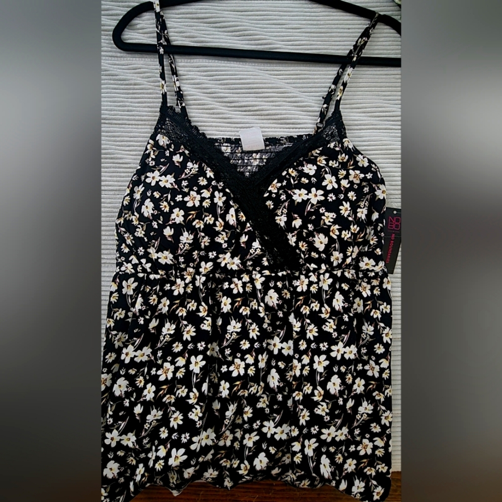 NEW • No Boundaries • Floral Print Cami Tank Top